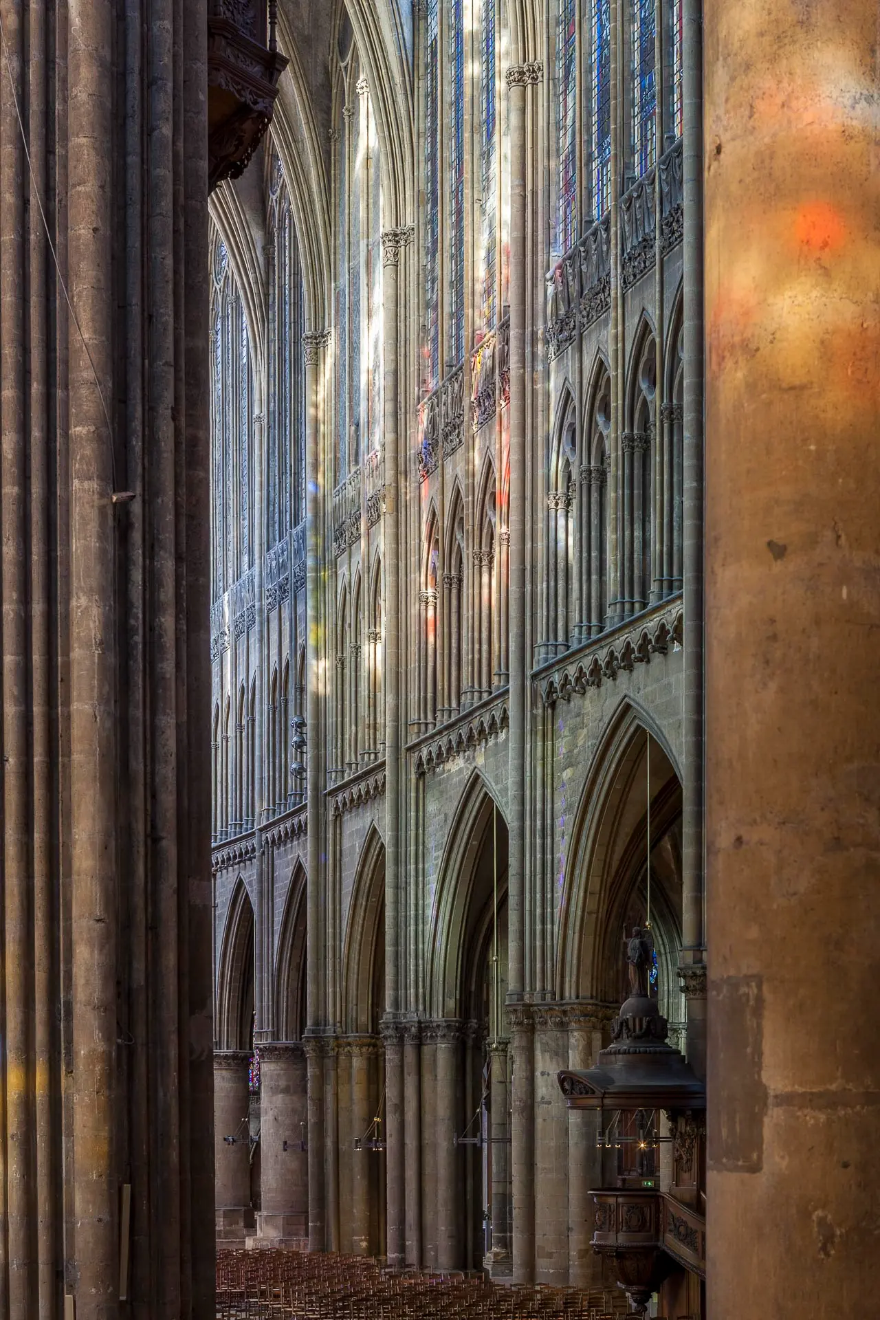 Vue intérieure des vitraux de la Cathédrale Saint-Étienne de Metz