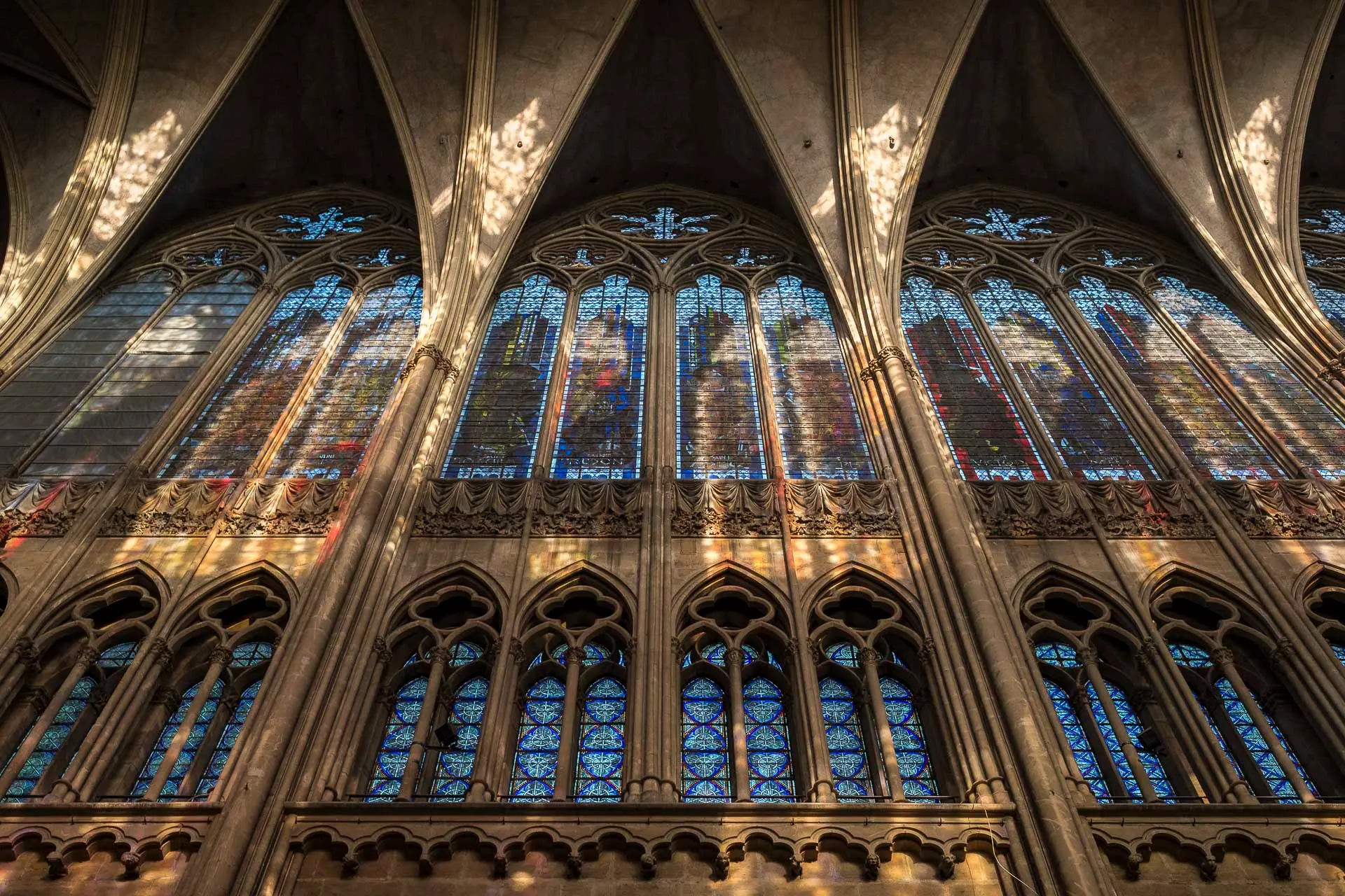 Vue intérieure des vitraux de la Cathédrale Saint-Étienne de Metz